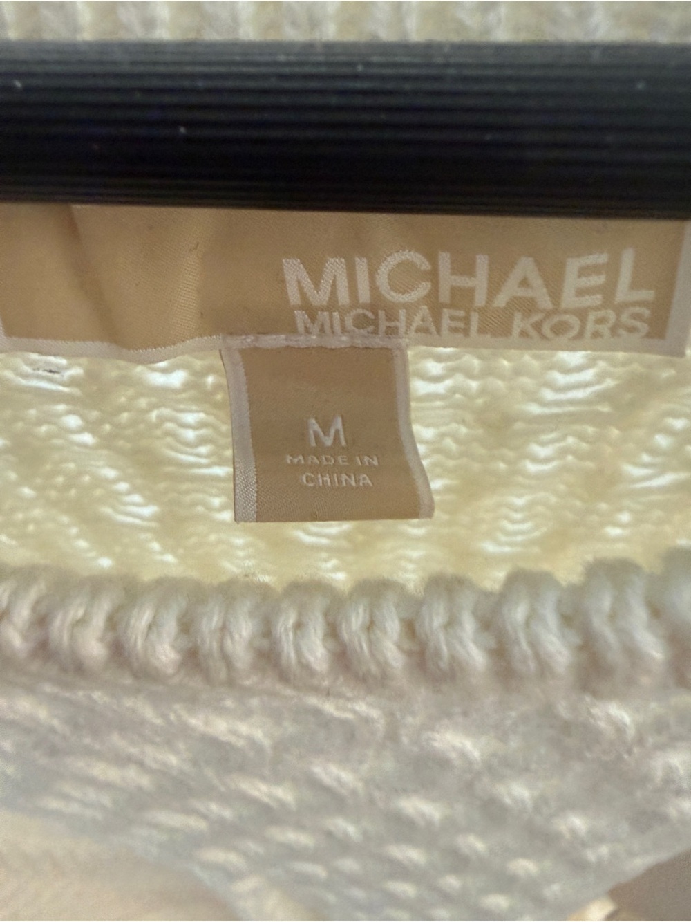 Shoulder showing sweater - Picture 2 of 2